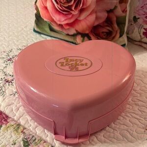 Vintage Lucy Locket Heart Carry Dream house Play set By Bluebird Toys 1992